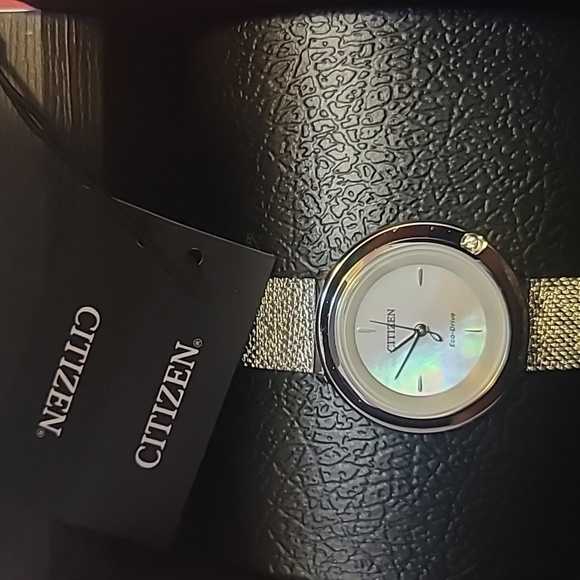 Brand new ladies Citizen watch - Picture 5 of 5